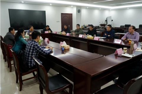 广西<em>中</em>小企业服务<em>中</em>心主任<em>黄</em>红一行到我<em>中</em>心调研