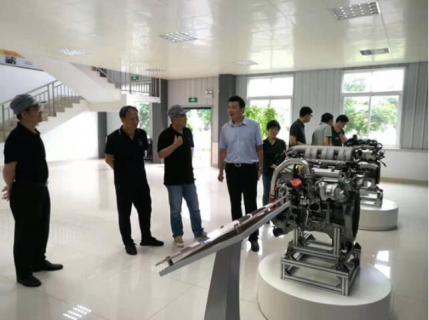 李荣军副局<em>长</em>带队到柳州双飞和柳州菱特动力公司开展县处级领导服务工业企业活动