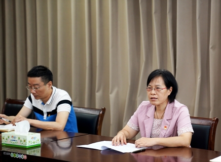 坚定理想信<em>念</em> 做合格共产党员— —市工信局副局长莫春燕深入党支部联系点讲授专题党课
